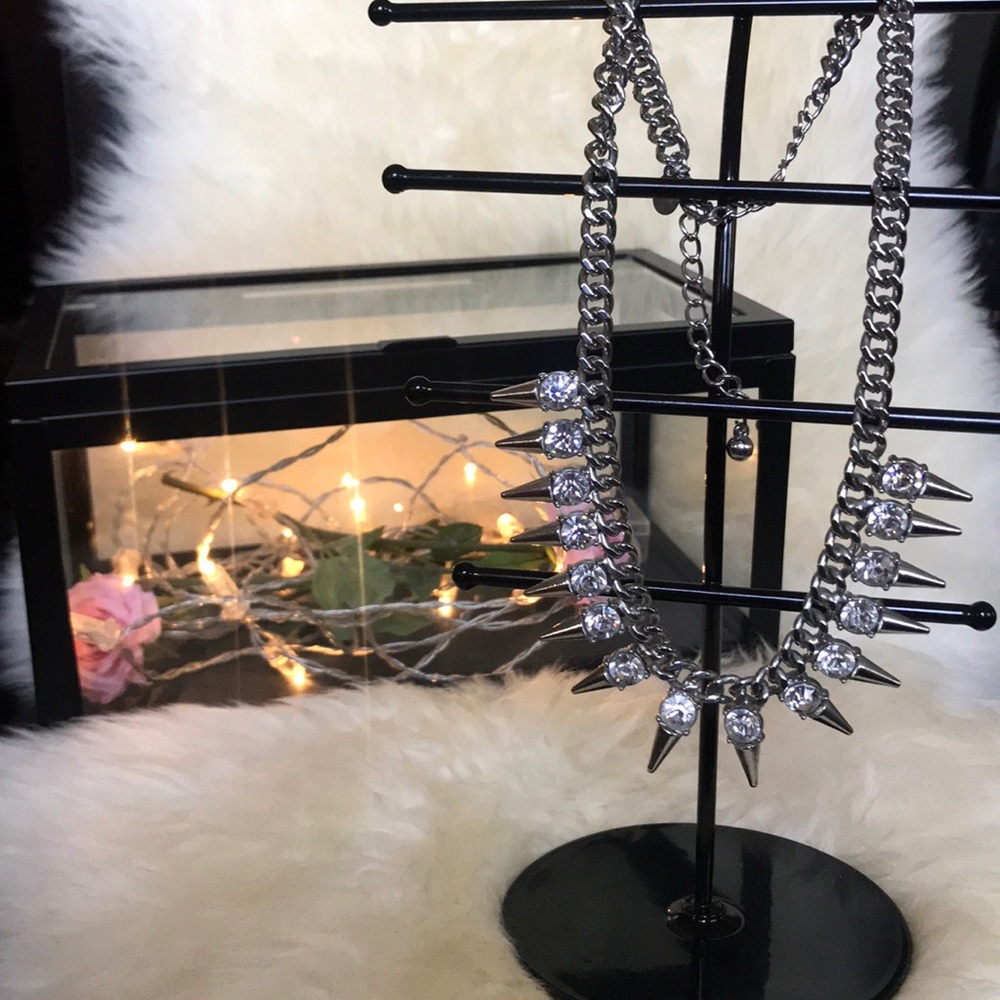EXPRESS NECKLACE